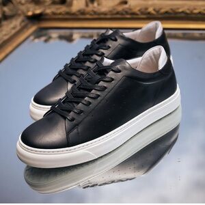 Black Leather Women’s or Men's Leather Gold Sneakers size EU 41, W 10, Mens 8.5